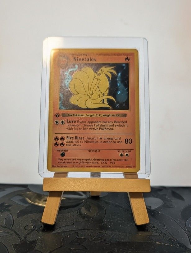 Pokémon Card Ninetales 1999 1st Edition Base Set