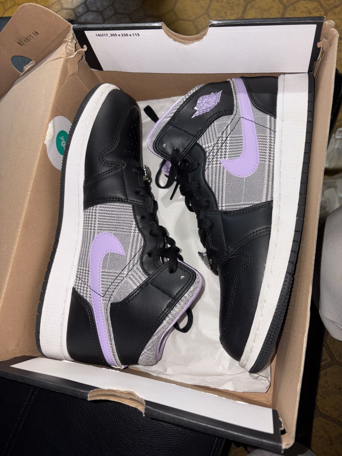 AIR JORDAN 1 MID SE (GS)