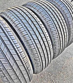 225/65/17 Michelin 📍📍 Vendo un set de llantas con 80% de vida las 4 📍🌟
