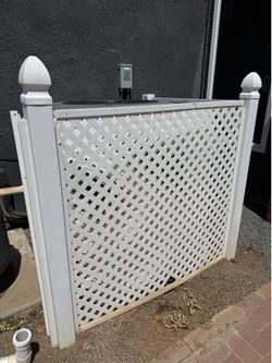 Vinyl Lattice panels and post