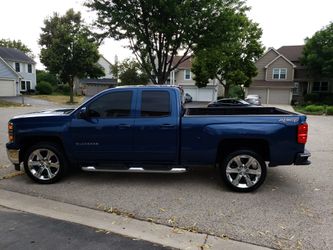 22" Chrome Wheels oem 6lugs. MINT CONDITION