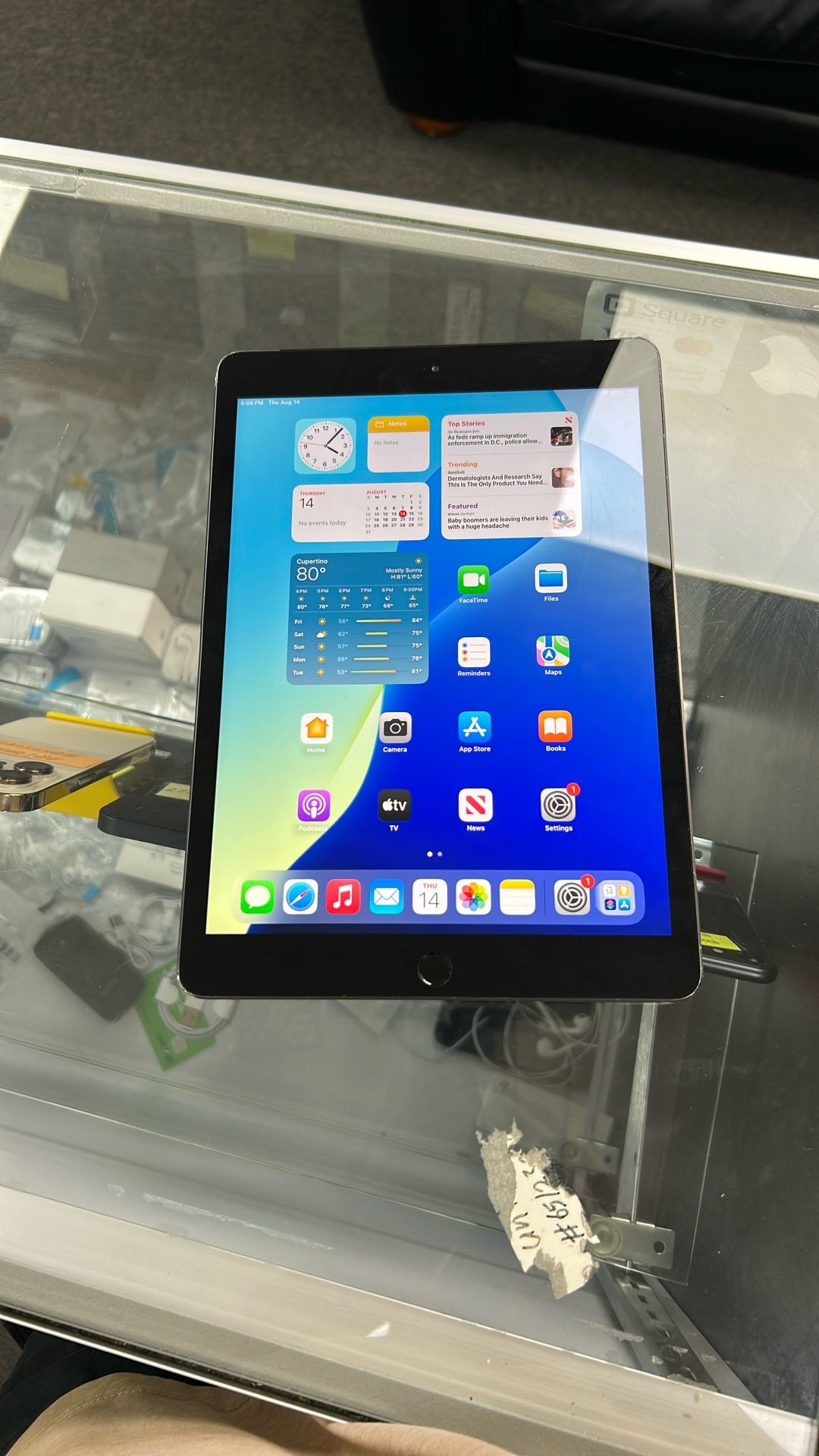 Apple iPad 7th 32GB WiFi + Cellular