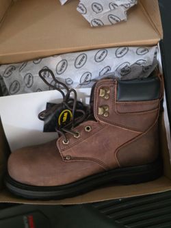 Boots steel toes