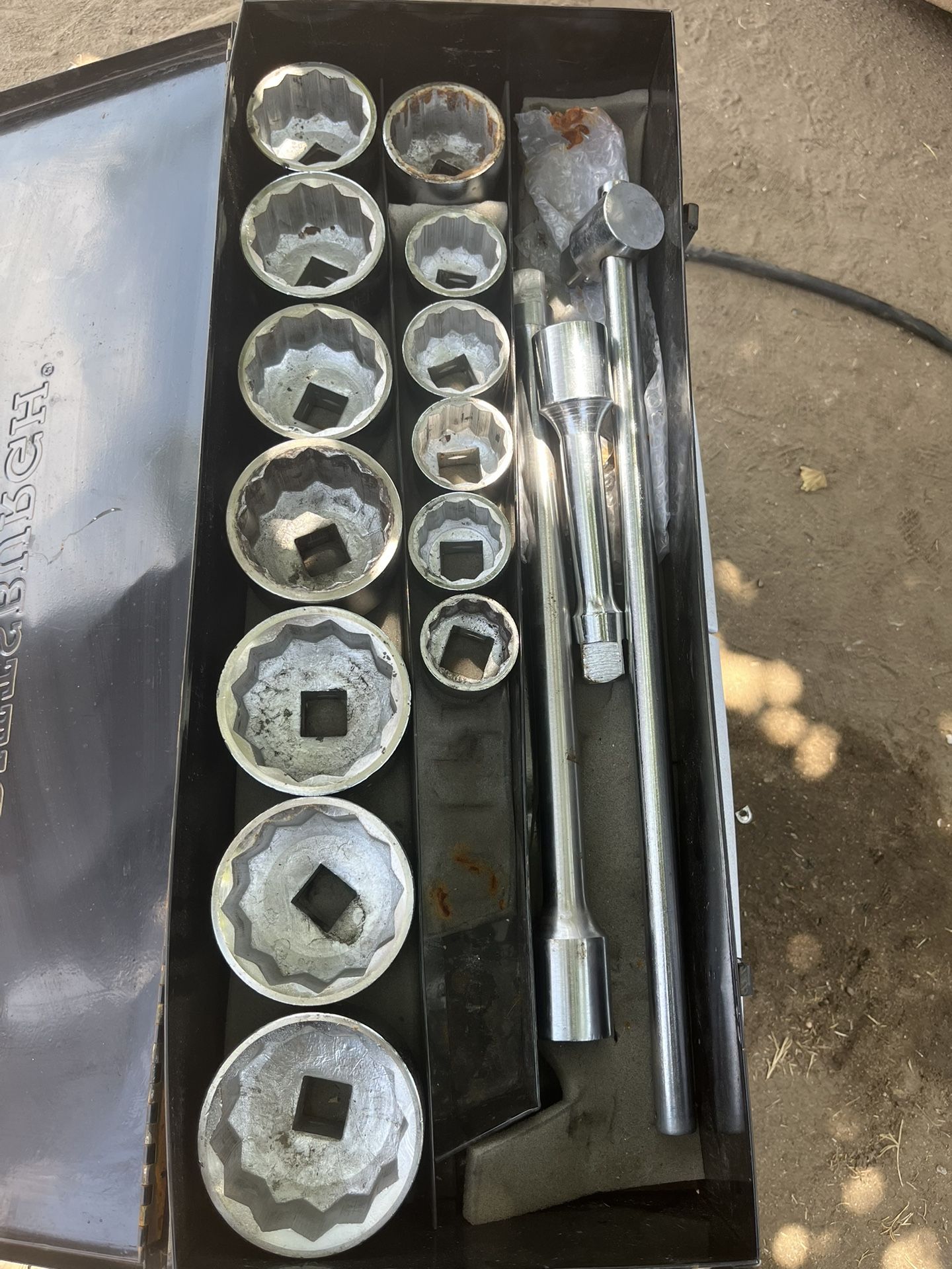 PITTSBURGH 1 in. Drive SAE Jumbo Socket Set