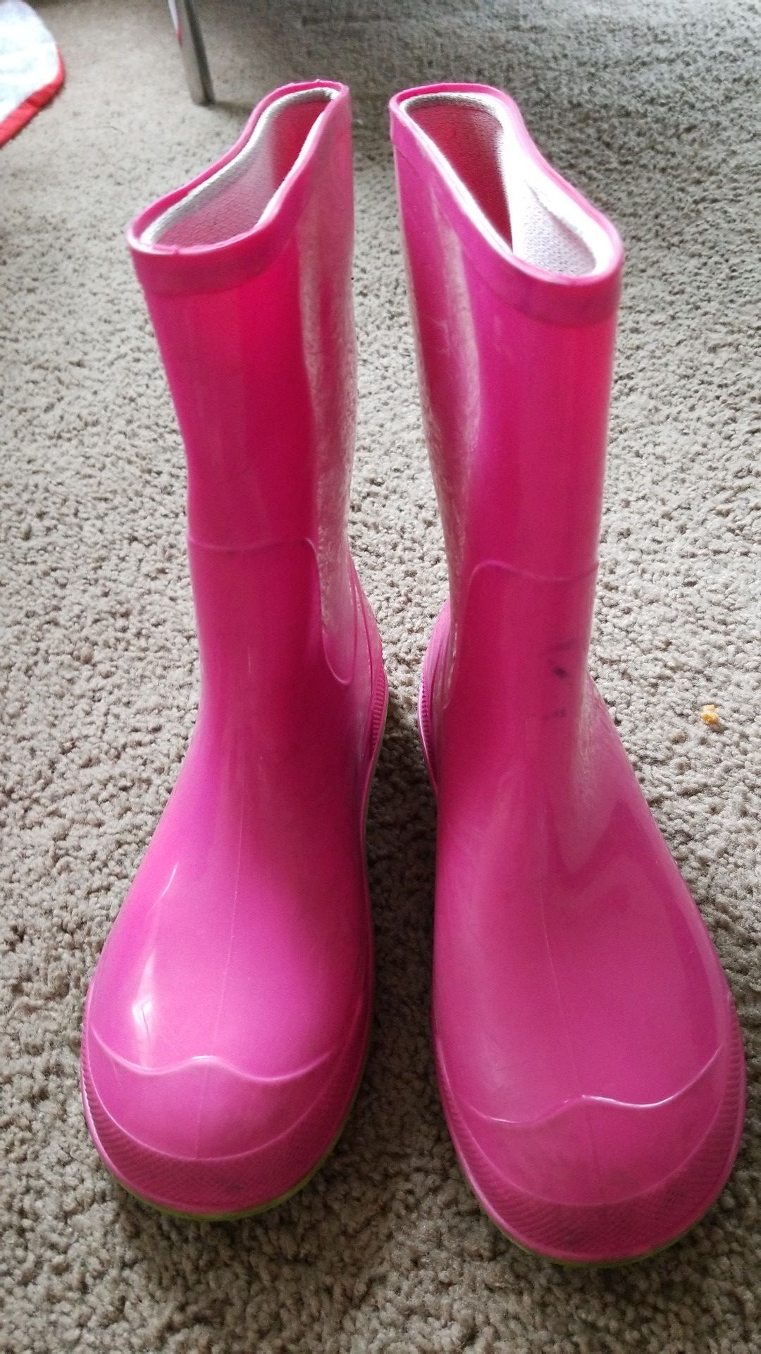 Rain boots for girl $5