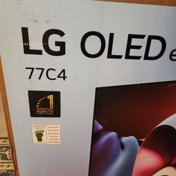 TV LG OLED 77" (C4).