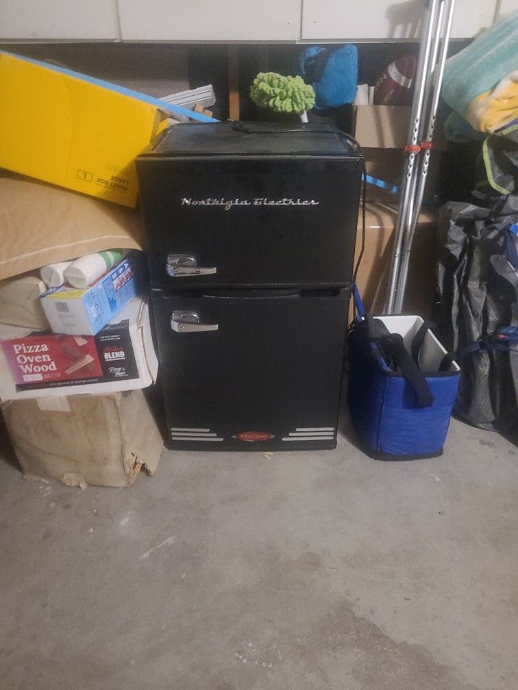 Mini Fridge With Freezer