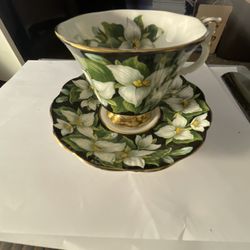Royal Albert Mini Trillium