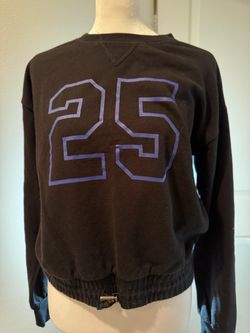 Black Cropped Sweatshirt Number 25 Graphic