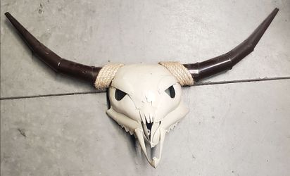 Metal longhorn bull skull