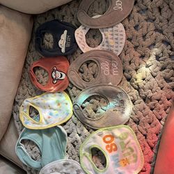 BABY BUNDLE! Socks, Mittens, Hats — (0-6m)