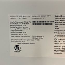 FRIGIDAIRE REFRIGERATOR + ICE PACKS