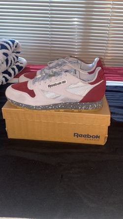 Reebok Burgundy Grey Mens Size 9