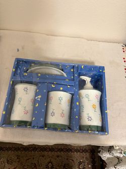 Floral Ceramic Bathroom Accessory Set