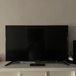 39 Inches Element Tv And Wooden Tv Stand