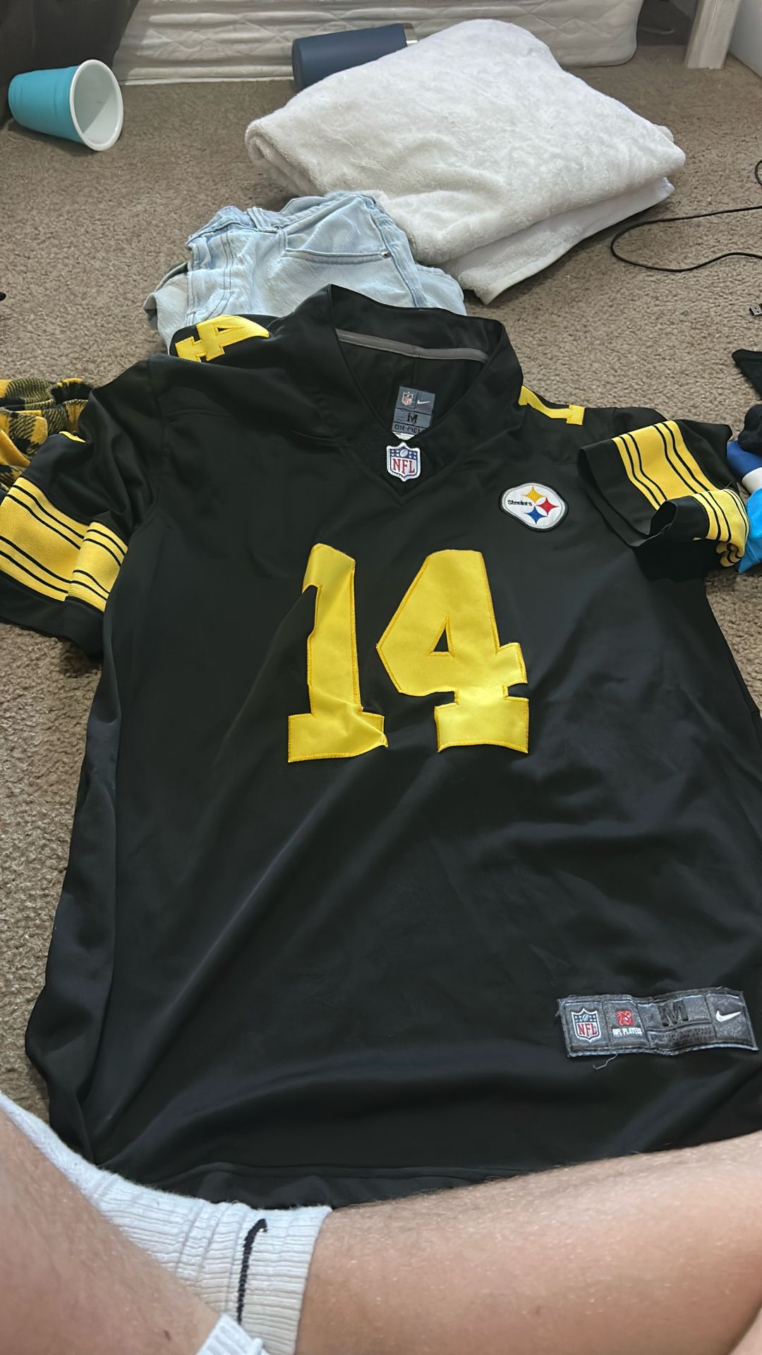 gorge pickens old football jersey 50$