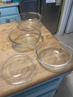 Vintage Pyrex mixing baking bowls set
