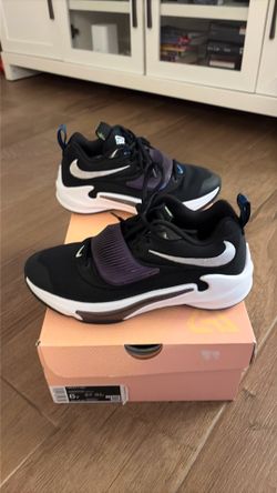 Boys Nike Basketball shoes-Giannis Freak 3 size 6