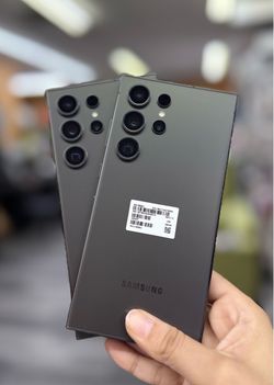 Samsung Galaxy S24 Ultra 5G 256 Gb and clean imei