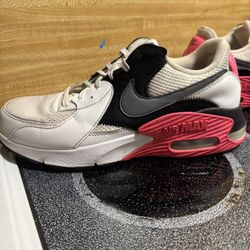 Women’s Size 11 Nike Air Max