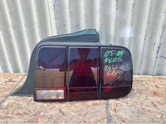 2005 2006 2007 2008 2009 FORD MUSTANG TAILLIGHT right PASSENGER OEM used 8/26