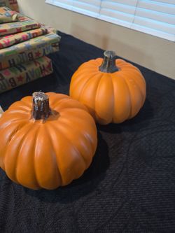 Halloween decor pumpkins
