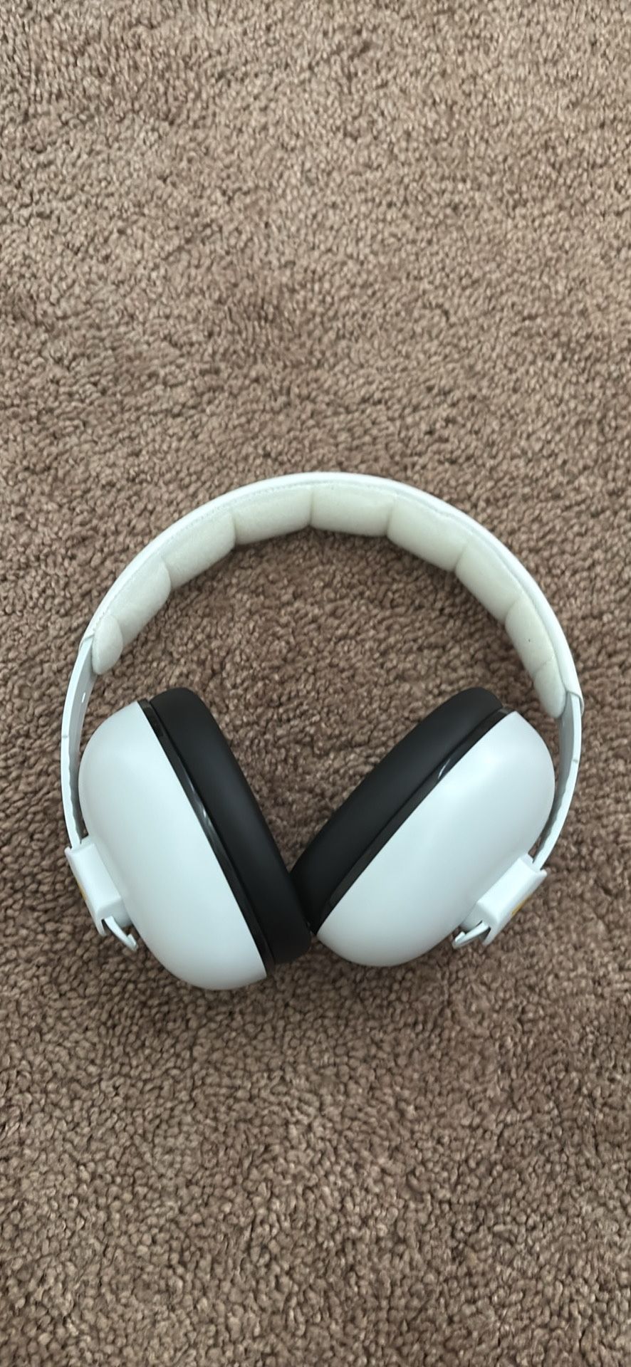 Noise cancellation headphones