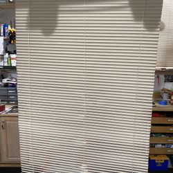 Hunter Douglas Vinyl Blinds