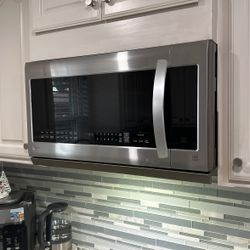 Lg  Microwave With Exhaust Fan