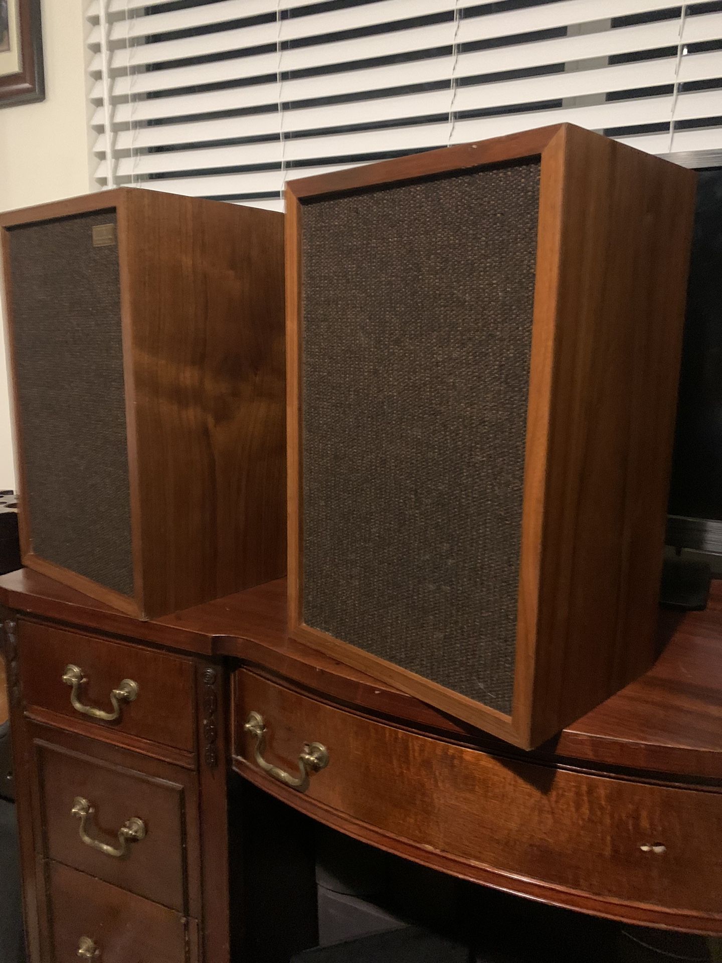 Pair of Vintage Realistic MC-1000 Speakers