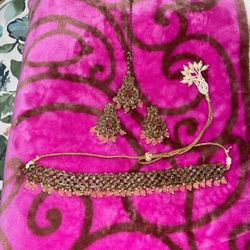 Beautiful Jewelry Set Comes W Adjustable Necklace, Earings And A Tikka $70 