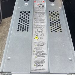 APC Symmetra RM 2-6kVA Battery Module
SYBT2