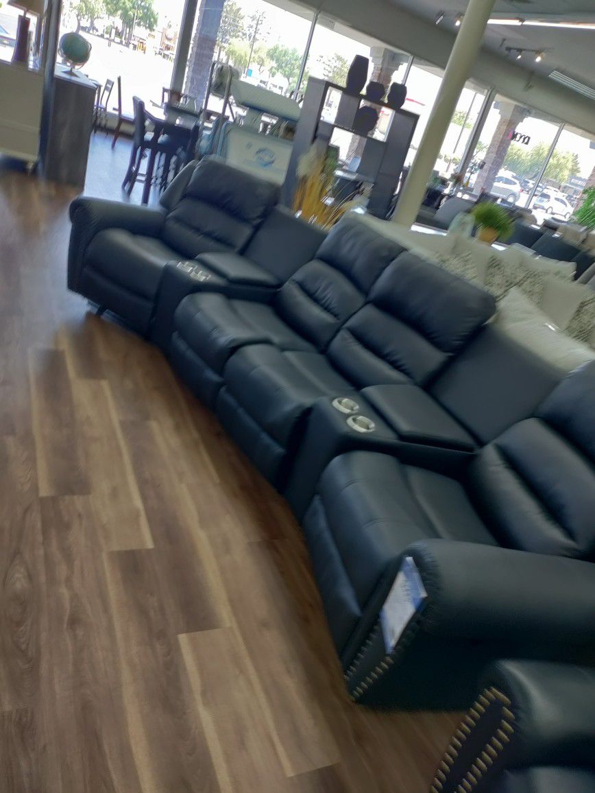 New 5pc Sectional In Black Leather 4 Recliners 