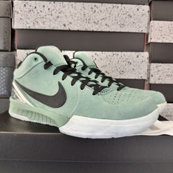 Nike Kobe 4 Girl Dad Size 8.5