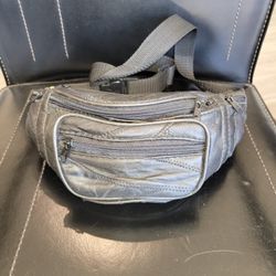 Vintage 90's Black Leather Fanny Pack