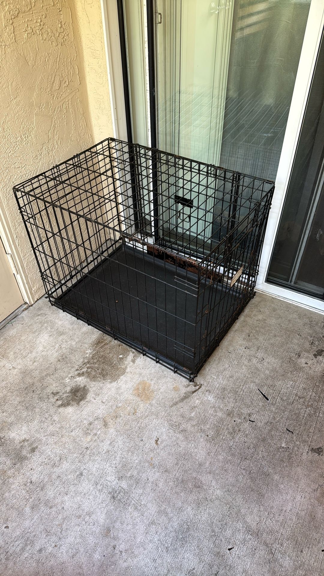 Dog crate