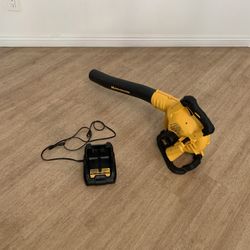 DEWALT 40-V BRUSHLESS BLOWER WITH CHARGER 