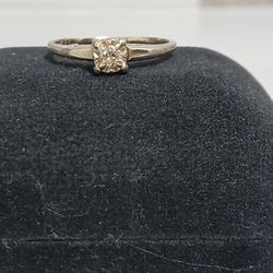 14K White Gold Ring With Diamond
