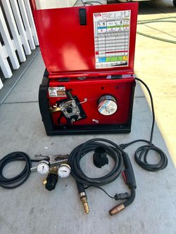 Shop Lincoln Electric 140 Amp Weld Pak 140 HD MIG Wire Welder w/Magnum 100L Gun, Sample Spools MIG Wire and 2 Flux-Cored Wire 115V