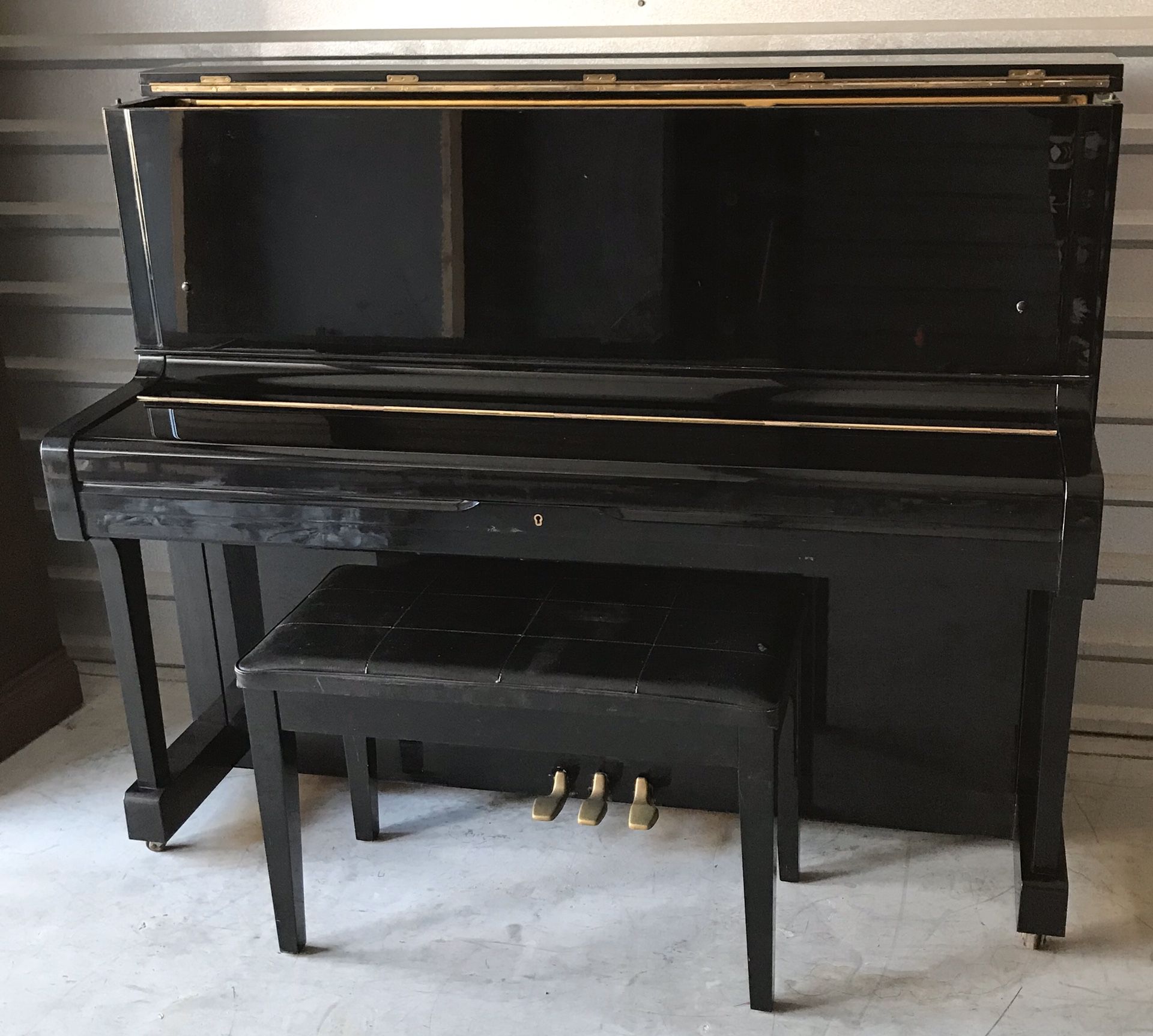 Yamaha U1 48” Professional Collection Acoustic Upright Piano (Tarpon Springs)