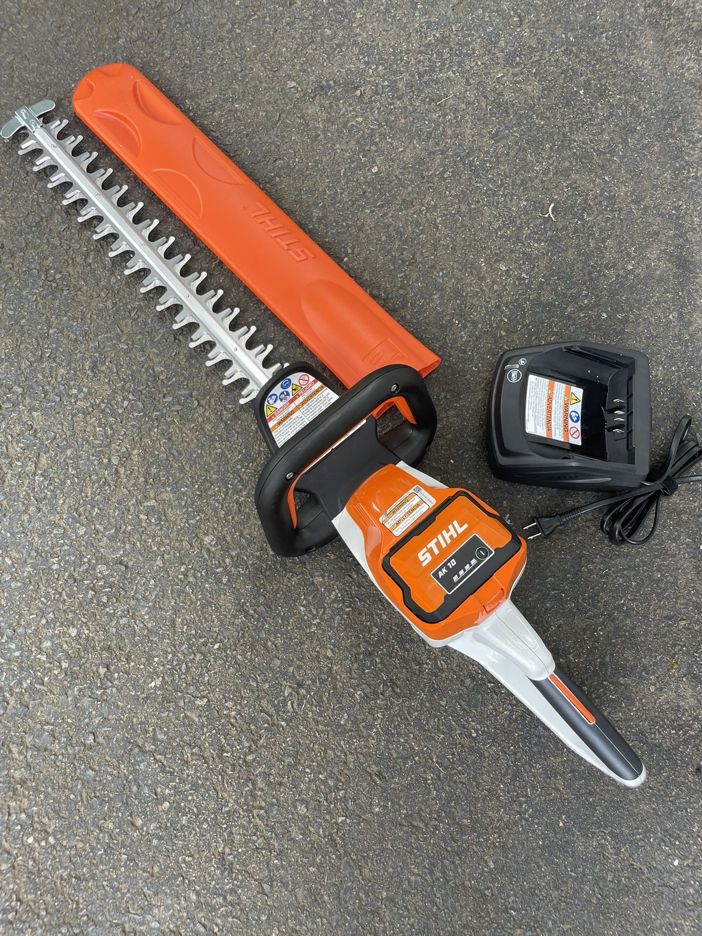 STIHL HSA 50 20 in. 36 V Battery Hedge Trimmer Kit (Battery & Charger)