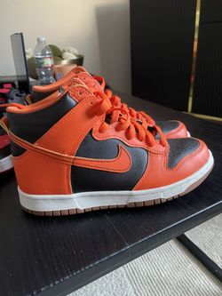 Nike Size 6.5 Boys Or 8-8.5 Women’s