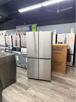 👑SAMSUNG STAINLESS STEEL FOUR DOOR FLEX REFRIGERATOR COUNTER DEPTH WITH BEVERAGE CENTER AND ICE MAKER👑