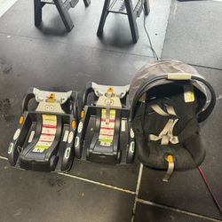 Chicco Infant Car Seat + 2 Bases 
