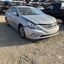 Auto parts 2011 Hyundai Sonata 
