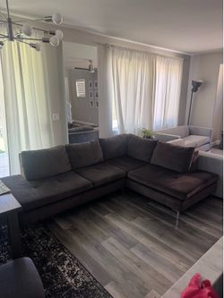 Luxury Sectional Like New MSRP $1800
