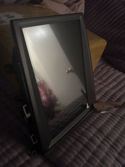 Tesla screen radio