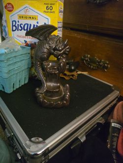 Dragon incense holder