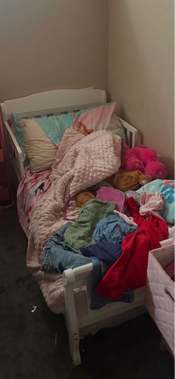 Toddler bed