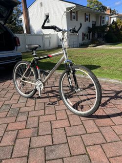GIANT EDDIE BAUER ALUMINUM MOUNTAIN BIKE